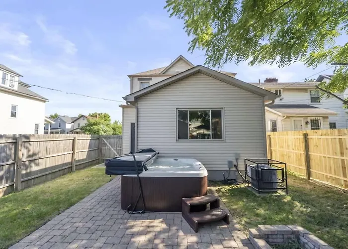 Сasa de vacaciones Hanford House W Hot Tub,sauna,bar Columbus